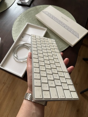 Apple magic keyboard - magic,